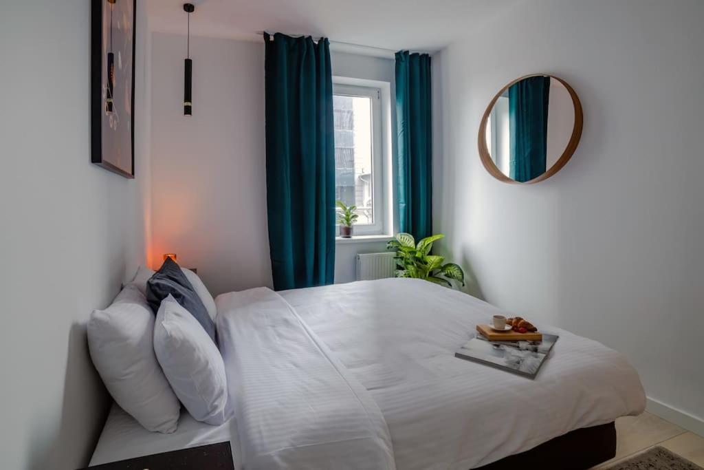 Oomph Downtown Atmospheric Zelazna Street Appartement Warschau